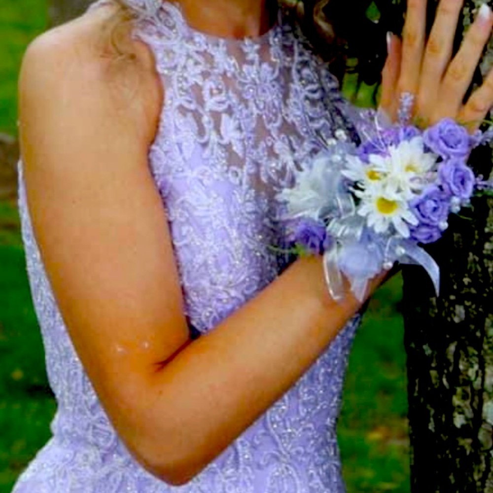 Beautiful lilac prom, bridesmaid or special occasion dress.🌸